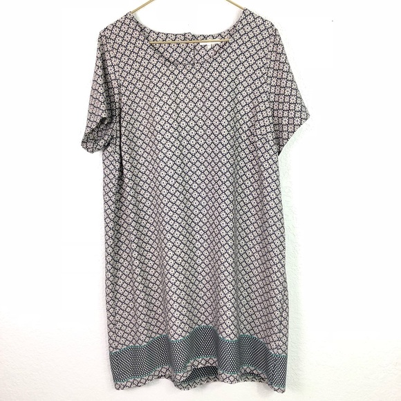 Pleione Dresses & Skirts - Pleione Tunic Shift Dress Geometric Key Hole Back